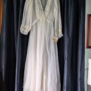 Elegant White Lace Trim Val Mode Bridal Peignoir Nightgown Set New W/Tag Sz S